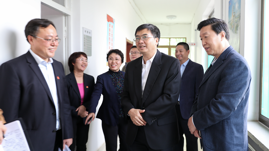 “走遍太阳集团1088vip”构建新区环保大格局 ——陈刚雄县调研记
